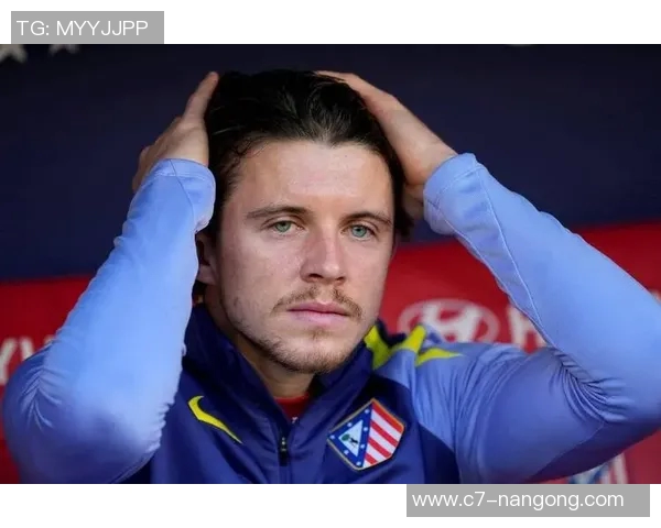 英格兰太太团成员归来加拉格尔模特女友分享生活点滴感慨万千